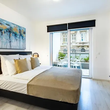 Terrace Garden - Free Parking - New And Cozy Apartament
