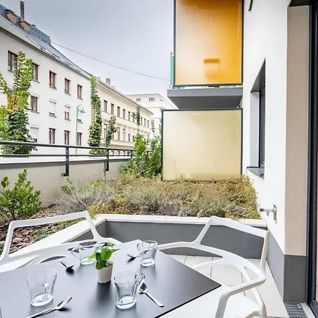 Apartament Terrace Garden - Free Parking - New And Cozy