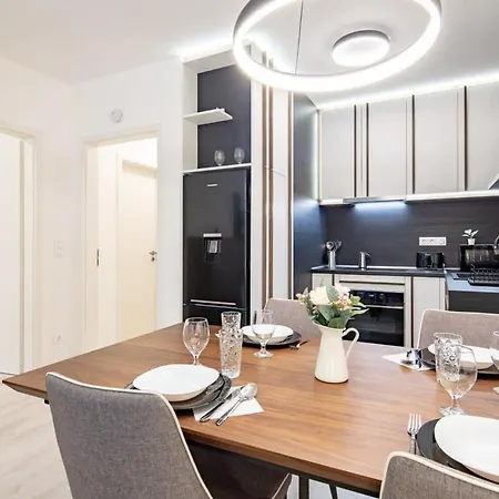 Apartament Terrace Garden - Free Parking - New And Cozy