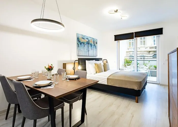 Terrace Garden - Free Parking - New And Cozy *